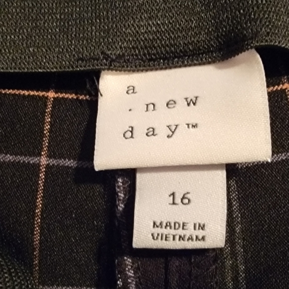 Target, Skinny Ankle Stretch Capri Size 16R - Picture 5 of 9